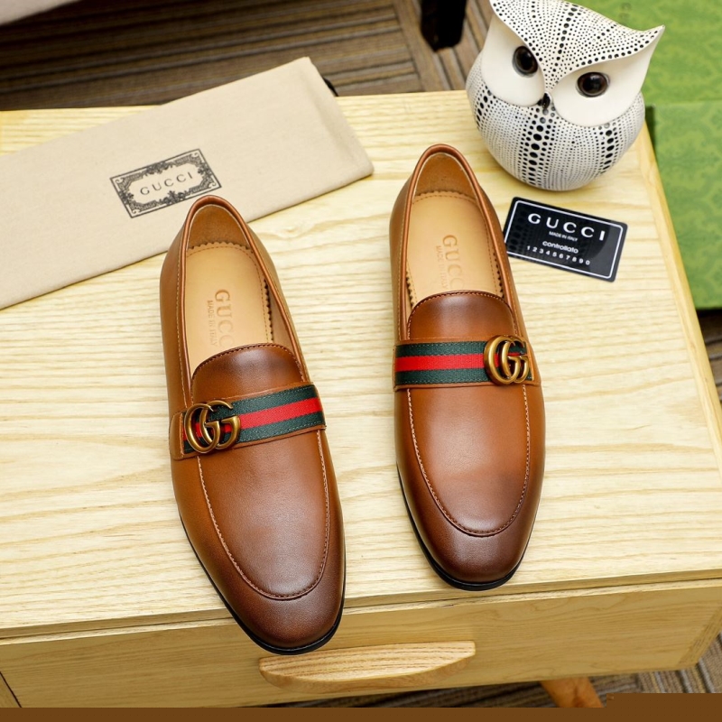 G*u*i leather shoes